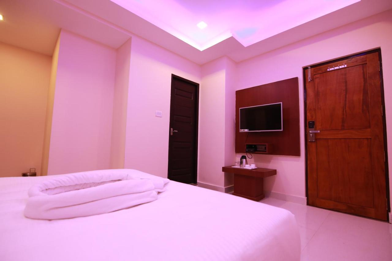 Hotel Apple Suites バンガロール エクステリア 写真