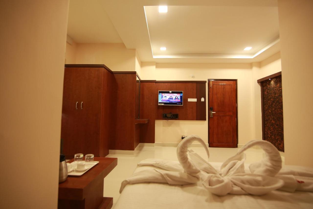 Hotel Apple Suites バンガロール エクステリア 写真