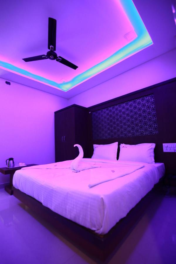 Hotel Apple Suites バンガロール エクステリア 写真